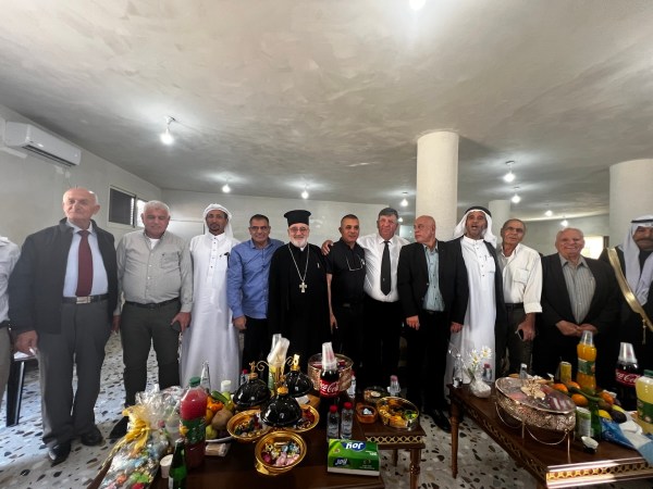 رهط: اجتماع موسّع لجمعية “عطر البساتين” في ضيافة الشيخ أمين أبو صيام لتعزيز السلم المجتمعي ودعم الطلاب
