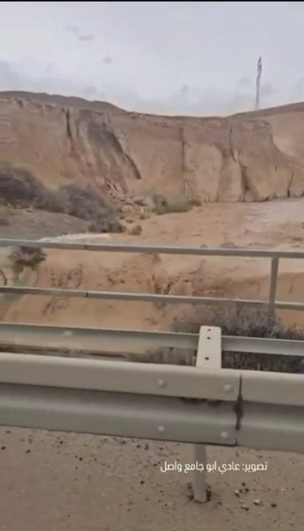 فيديو؛ تحديثات مرورية في الجنوب: فتح الطريق 90 وإغلاق الطريقين 12 و40 بسبب الأحوال الجوية