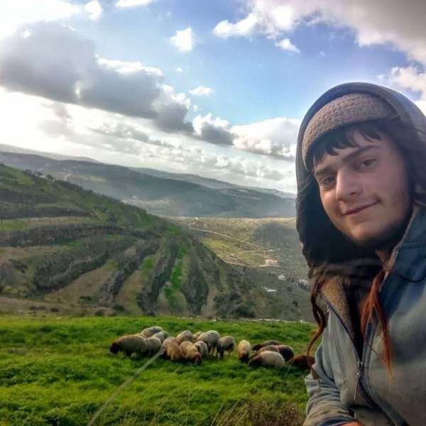 تضارب الروايات حول مقتل المستوطن شموئيل بين الشرطة (خلفية قومية) وشبان فلسطينيين (حادث سرقة)