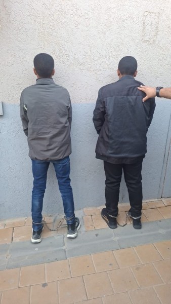 اعتقال قاصرين وطاقم تعليمي وأب بعد حادثة طعن بمدرسة في أبو تلول