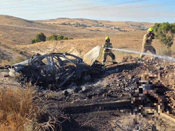 شارع 40 المنطقة الجنوبية: العثور على جثتين داخل سيارة مشتعلة وإعلان وفاتهما