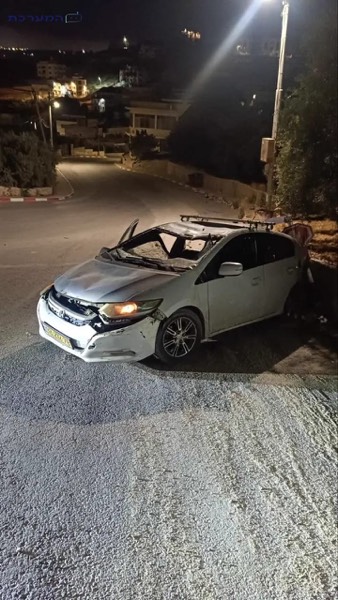 فجر الخميس: هجوم على مركبة إسرائيليين في مخماس والعثور على اثنين مع استمرار البحث عن آخرين
