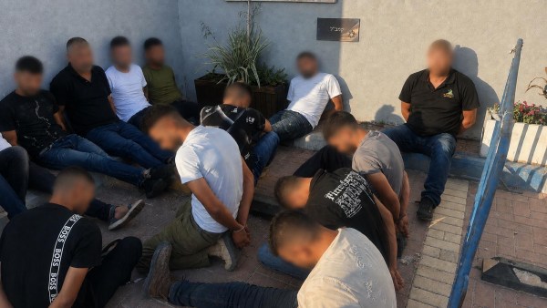 رهط: الشرطة والحرس الوطني يعتقلان 24 بشبهة التورط بعنف جماعي في رهط