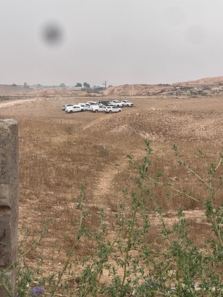فيديو: قوات إسرائيلية تدخل قرية بئر الحمام غير المعترف بها صباح اليوم والأهالي يعترضون على التحريش